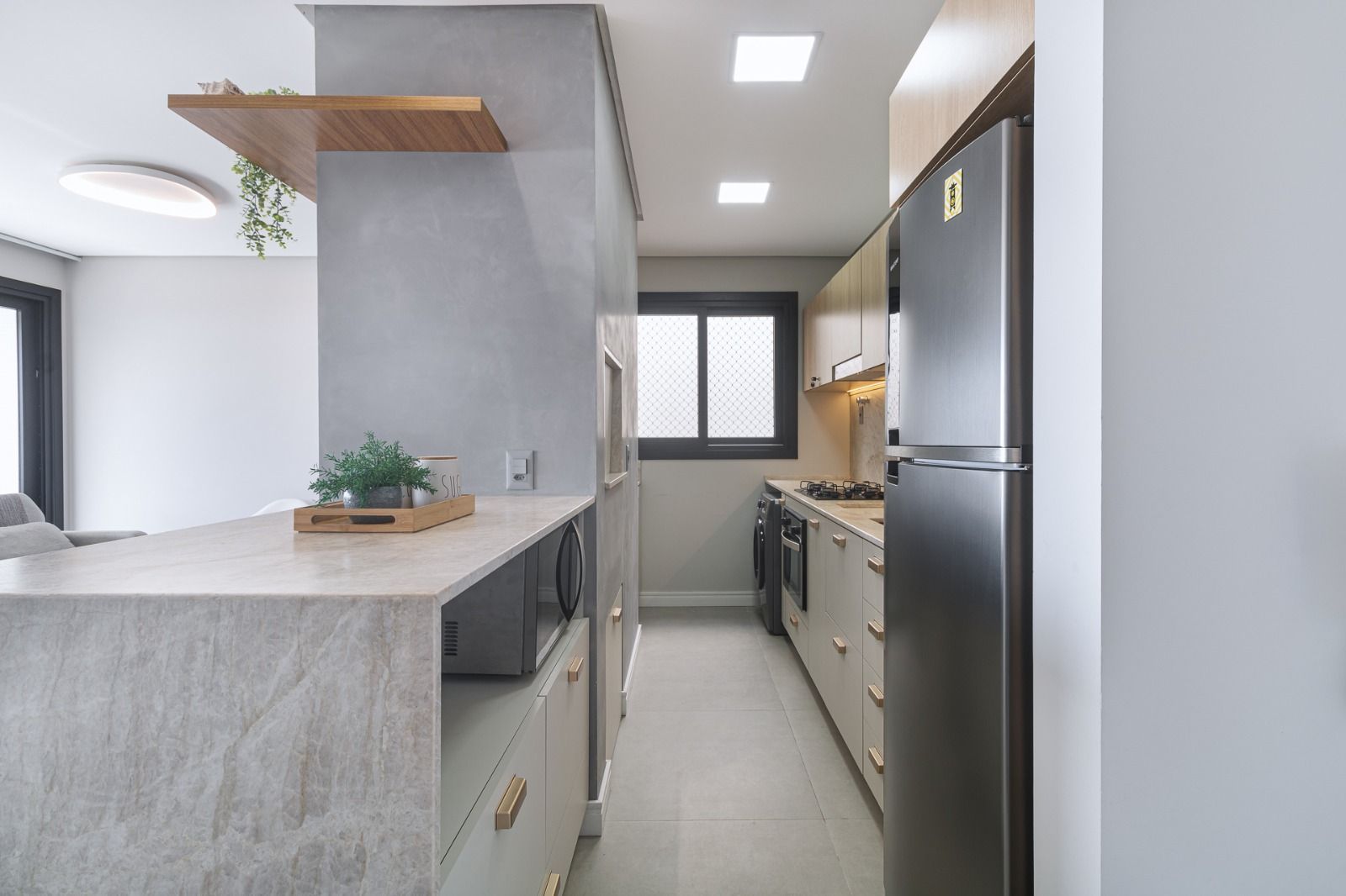 Apartamento 82m² Mobiliado e Decorado no Essenza | 2 Dormitórios, Rooftop, Praia da Cal - Torres/RS