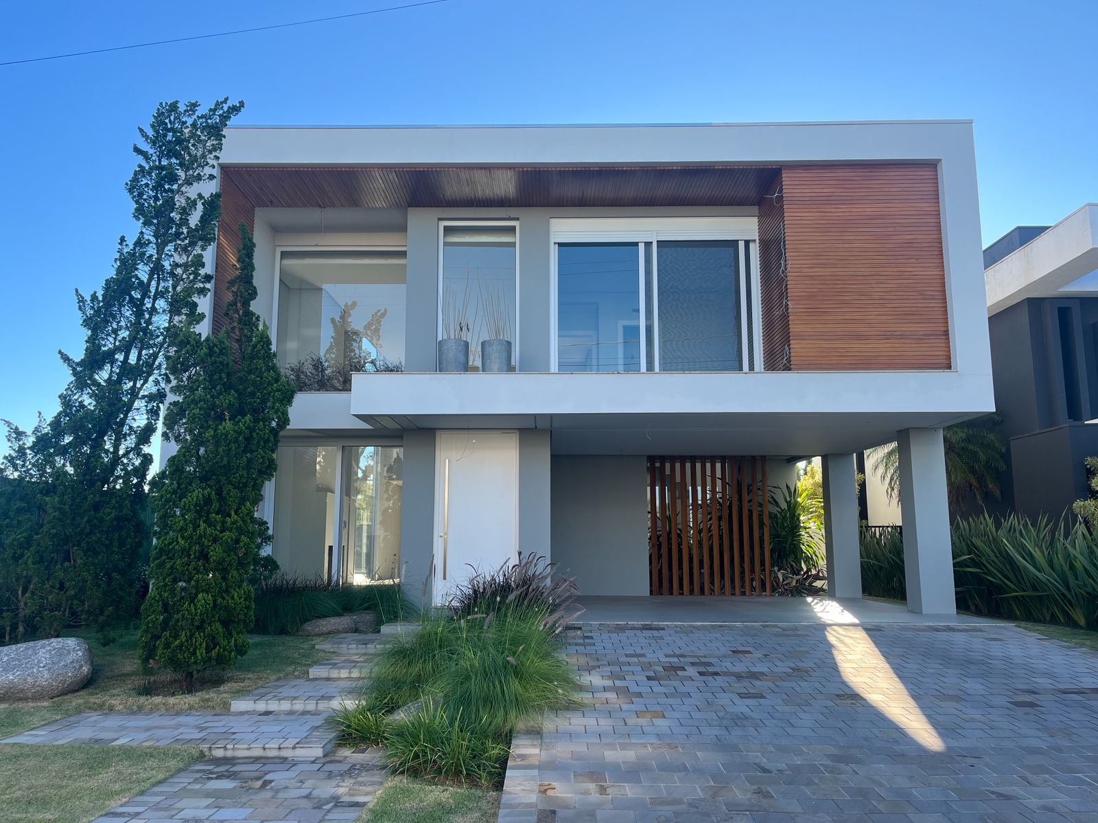 Casa no condomínio Reserva das Águas com 4 suítes e 320m² de área privativa.