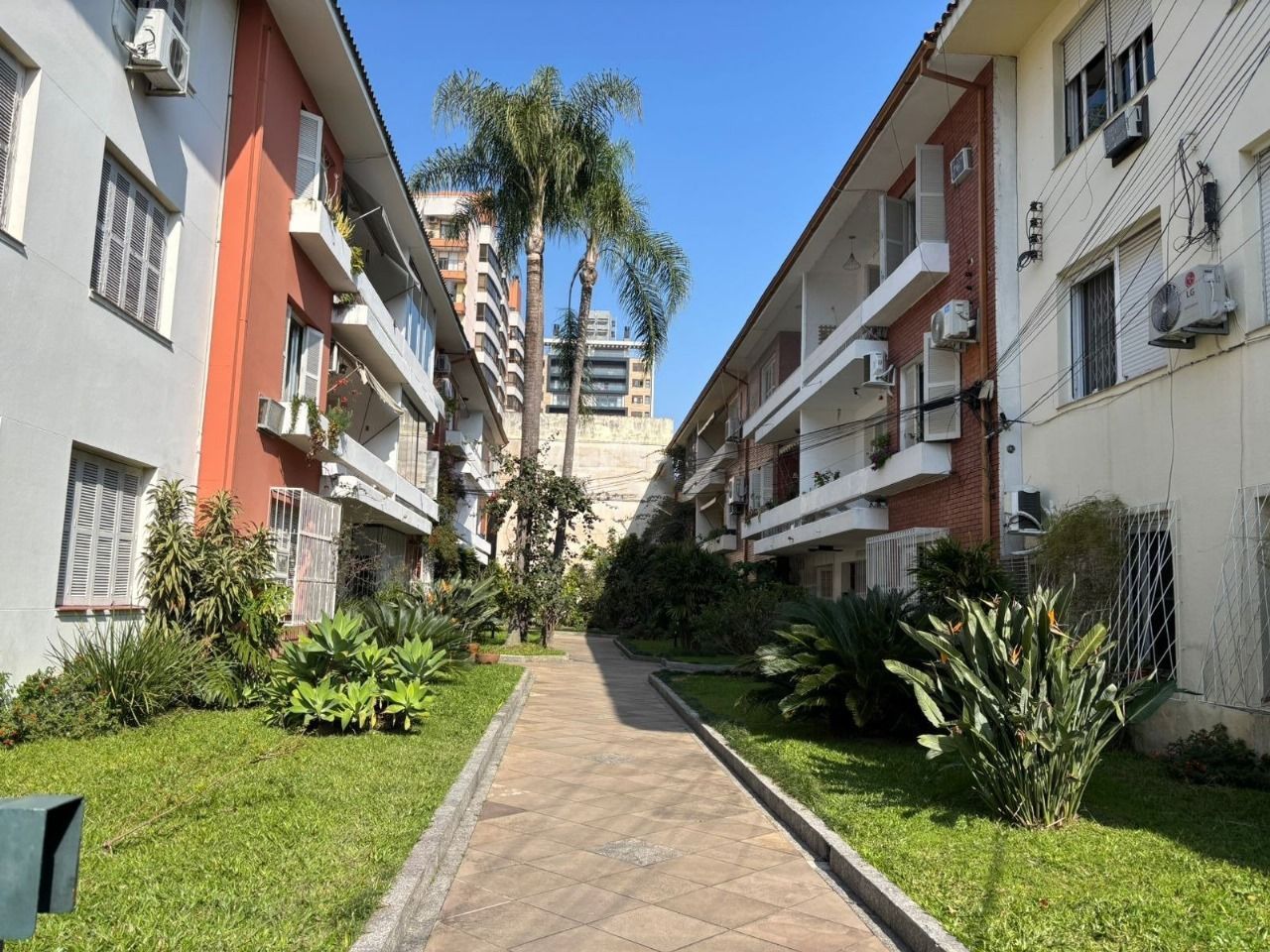 Apartamento com 2 quartos/dormitórios, térreo no bairro Menino Deus