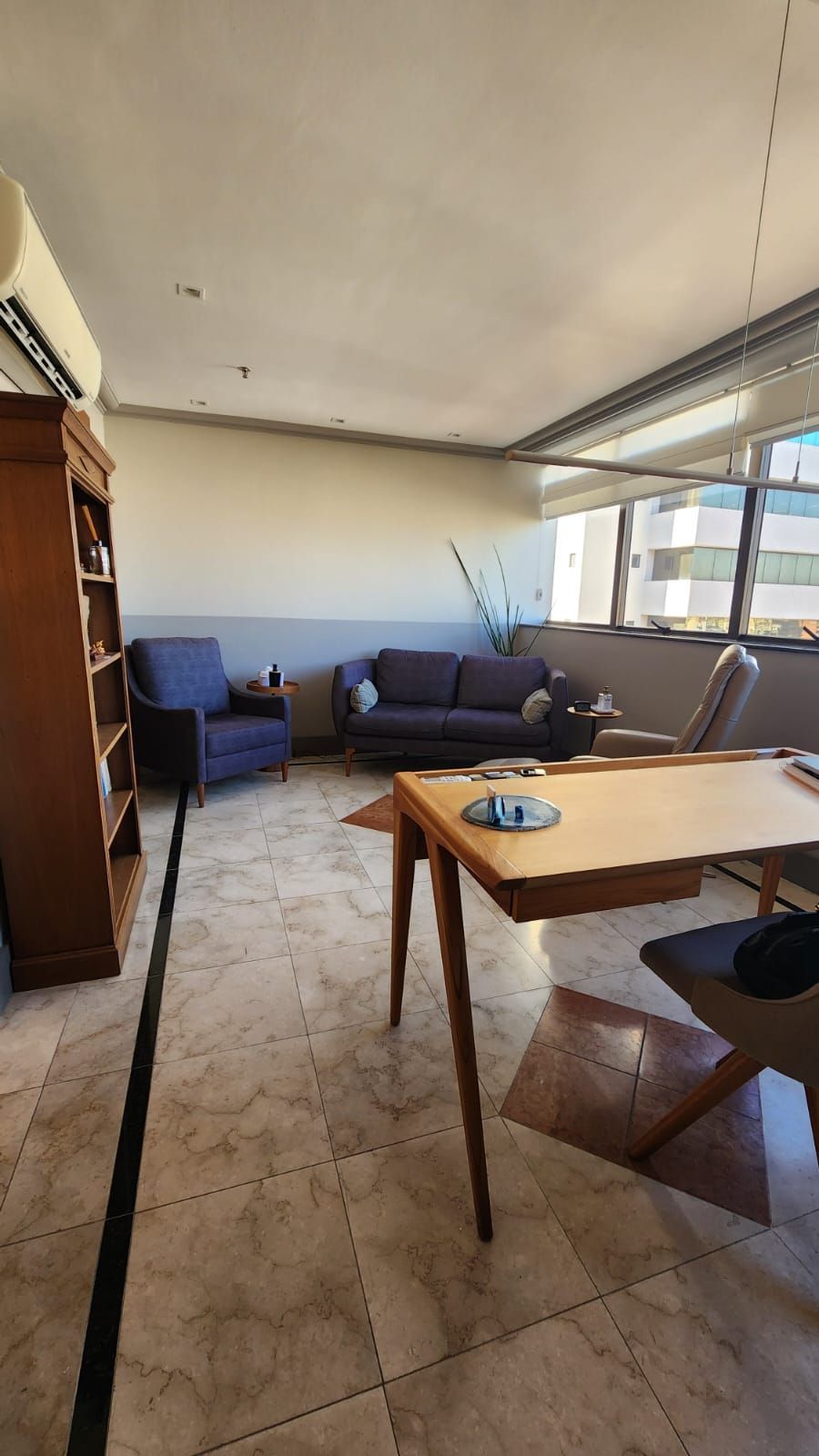 Sala comercial com vaga de garagem no bairro Moinhos de Vento