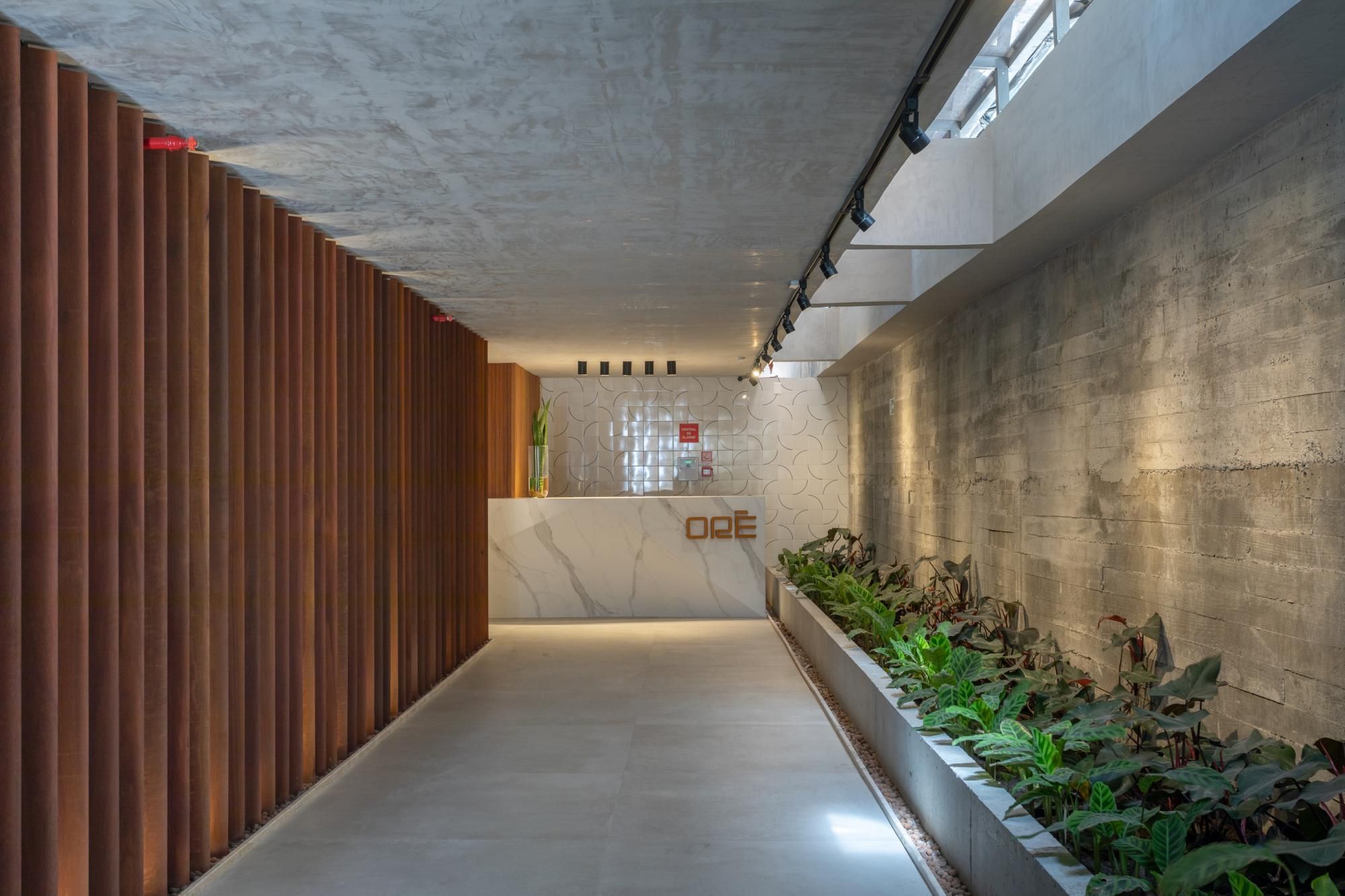 Apartamento à venda com 3 quartos, 226m² - Foto 3