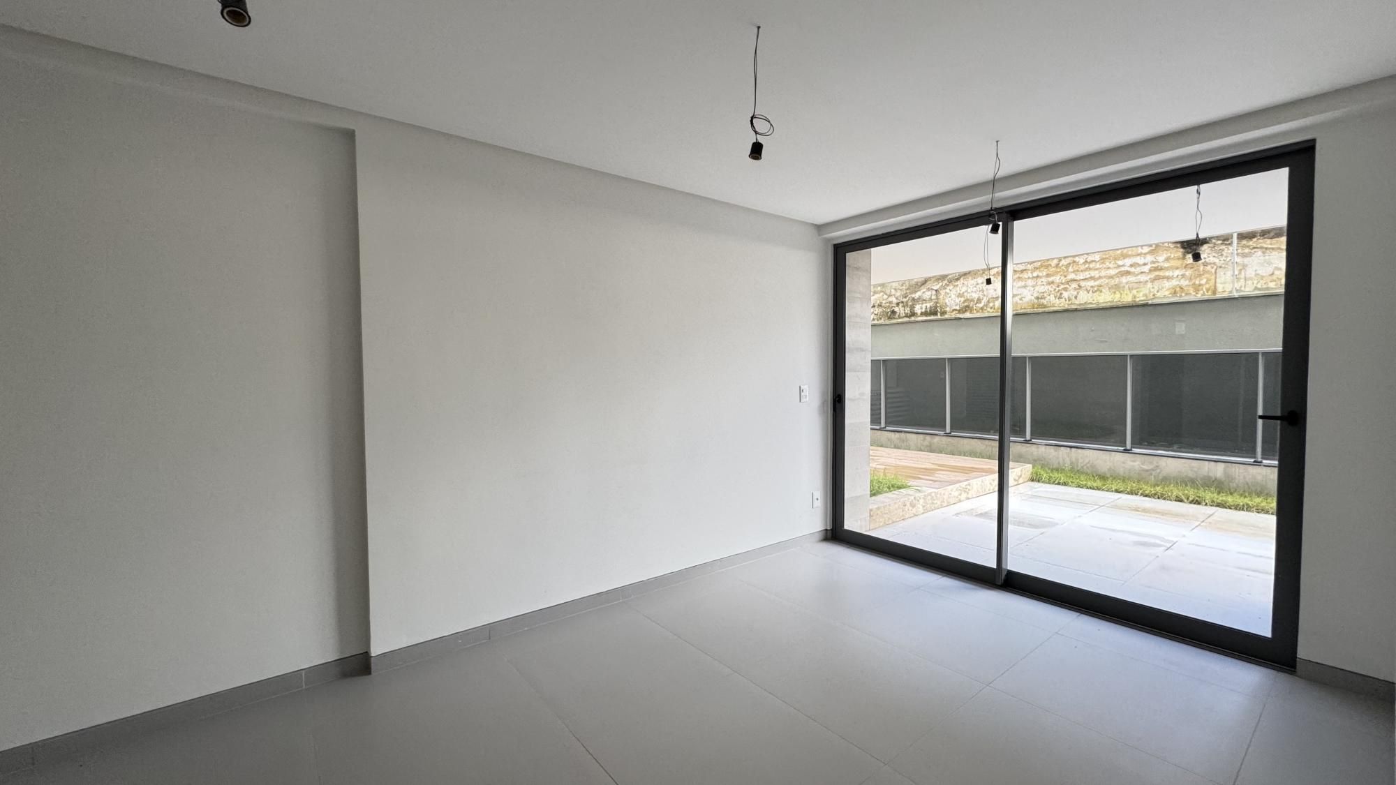 Apartamento à venda com 3 quartos, 226m² - Foto 19