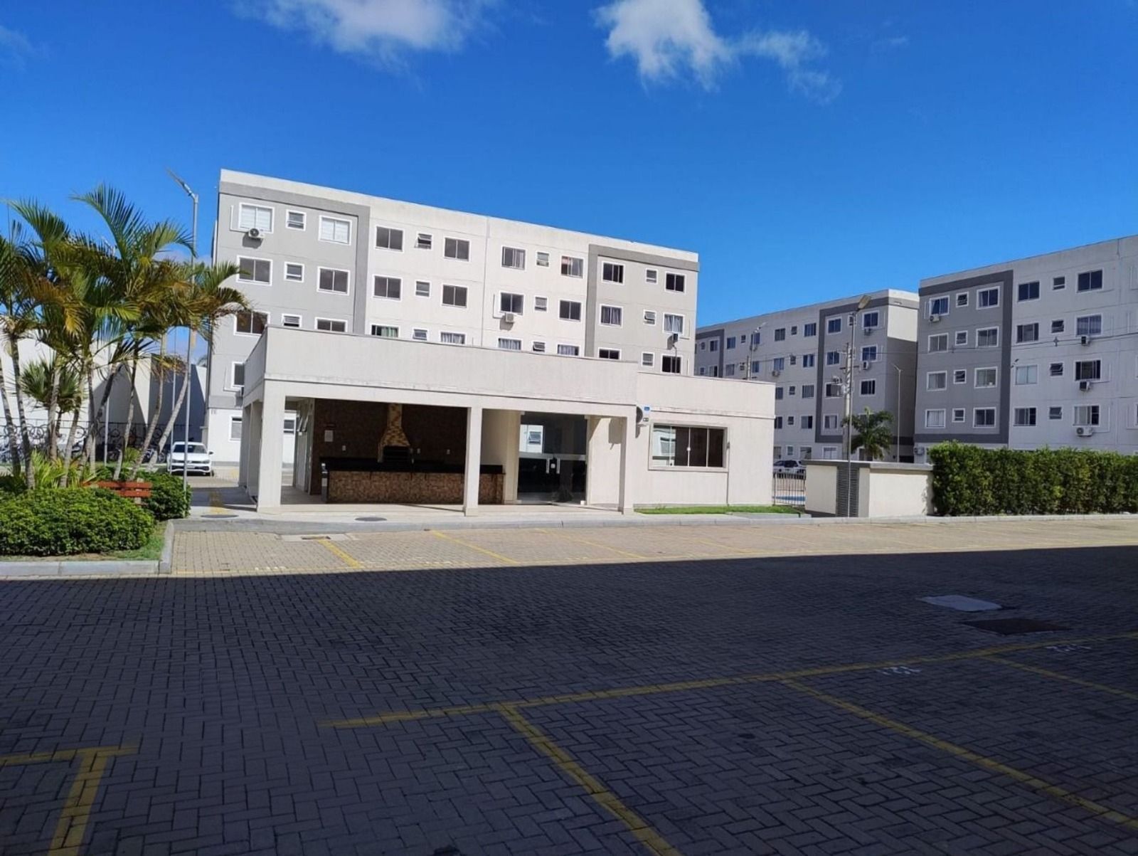 Apartamento de 2 dormitórios e 1 vaga de garagem em Canoas.