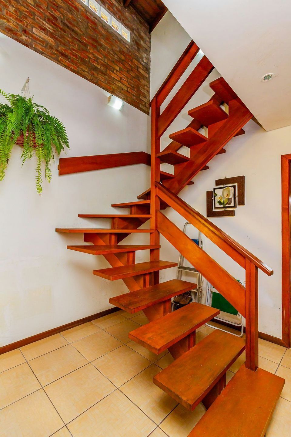 Casa à venda com 5 quartos, 210m² - Foto 9