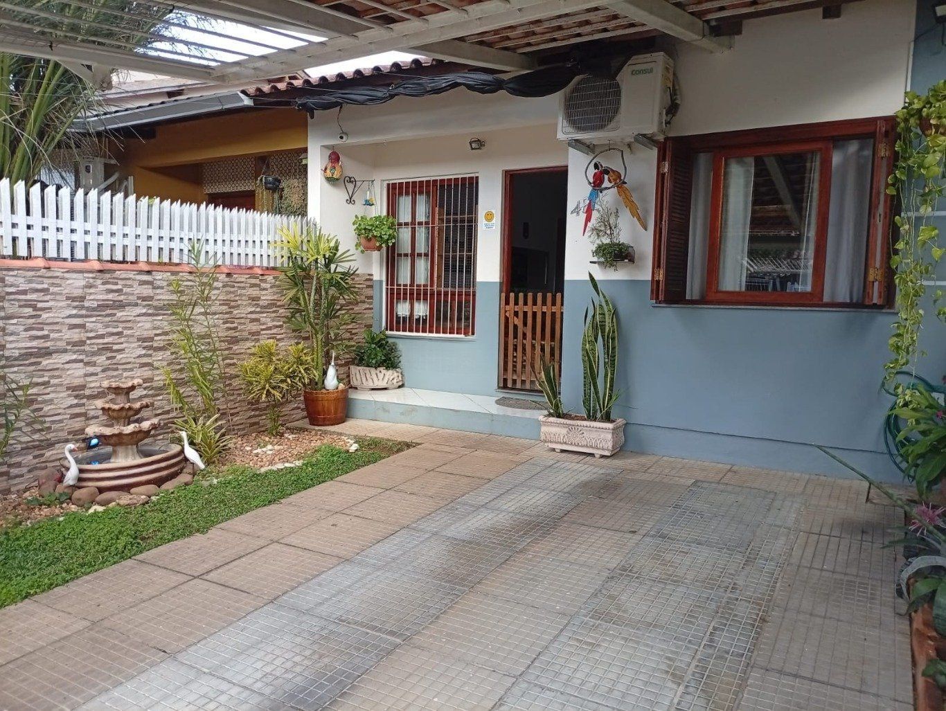 Casa de 2 dormitórios, 1 vaga de garagem, no Bairro Olaria em Canoas