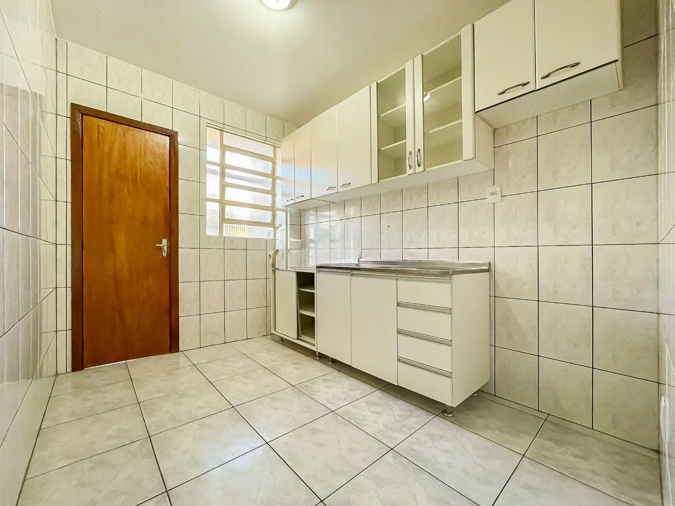 Apartamento no último andar com 1 dormitório 46m2 Bairro Cristal BarraShopping — foto 2