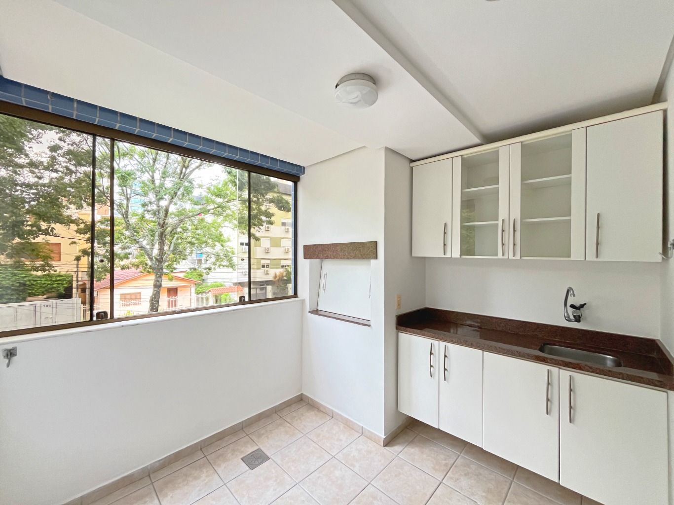 Apartamento à venda com 3 quartos, 85m² - Foto 4