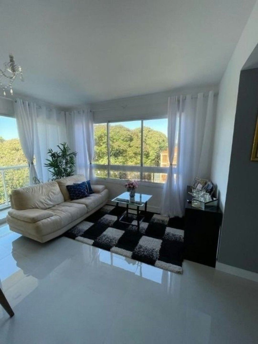 Apartamento de 2 quartos, elevador no Bairro vila Ipiranga Porto Alegre.