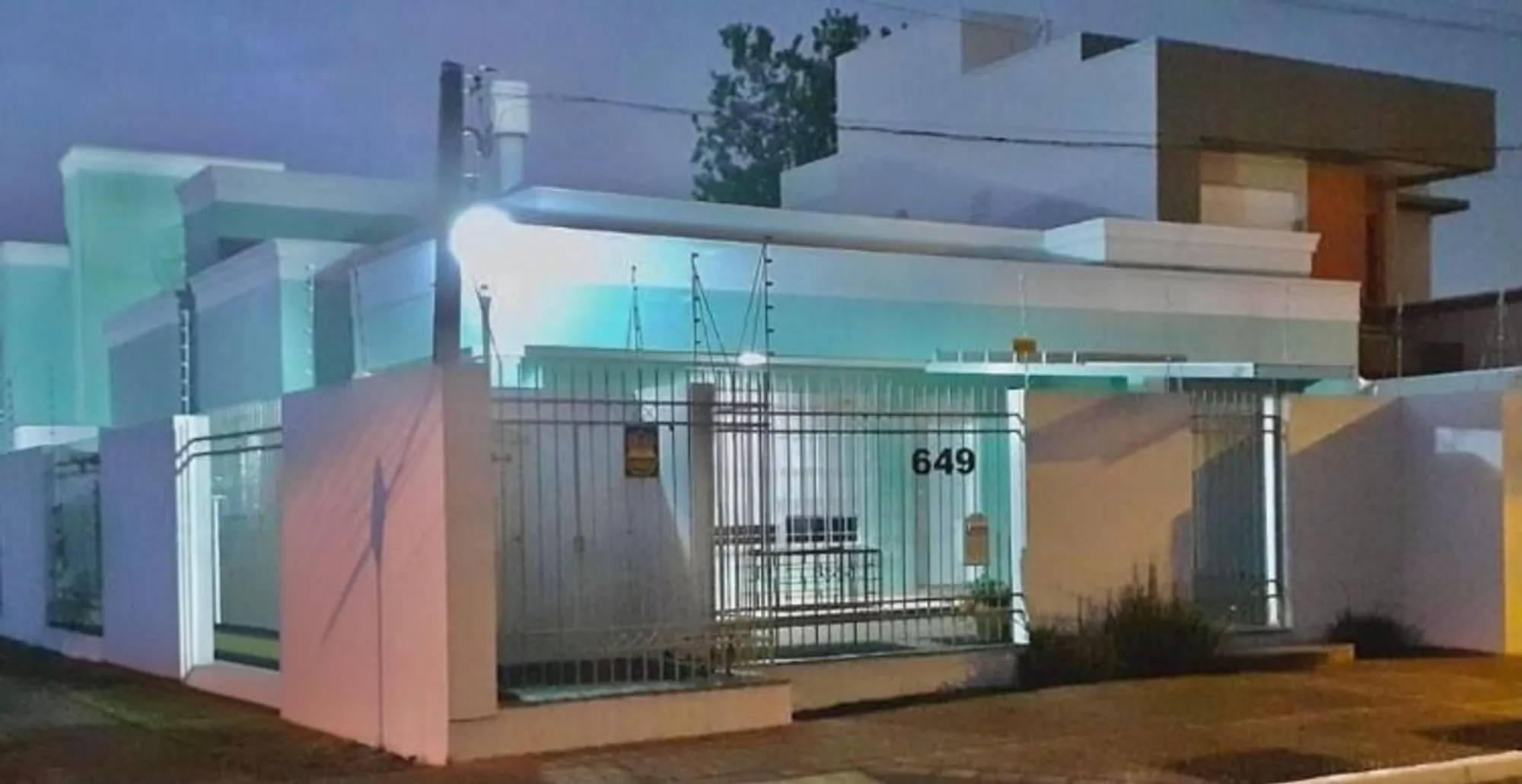 Casa, 2 dormitórios no bairro Fátima em Canoas para Comprar
