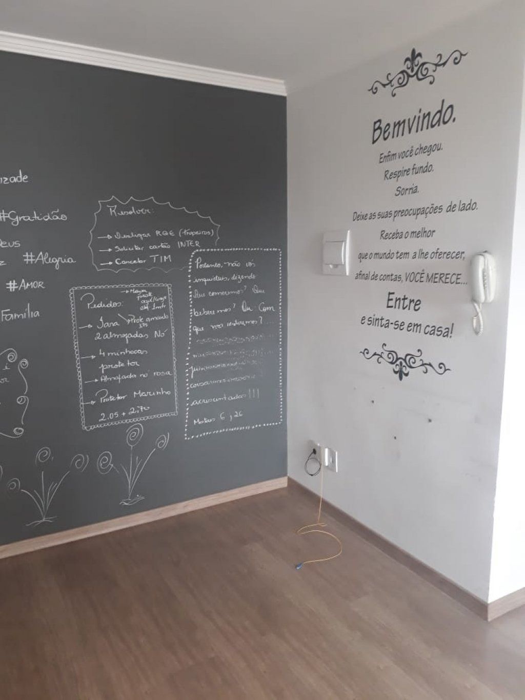 Apartamento de 2 dormitórios e 1 vaga de garagem em Canoas.