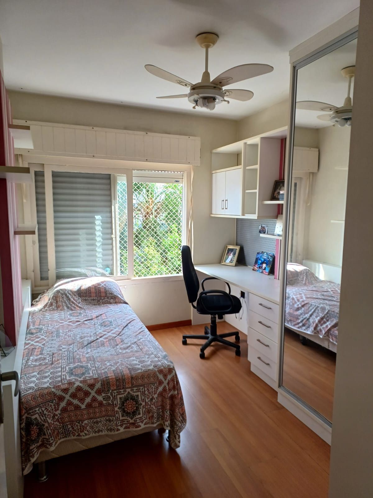 Apartamento de 3 quartos, elevador e 1 vaga no bairro Tristeza.