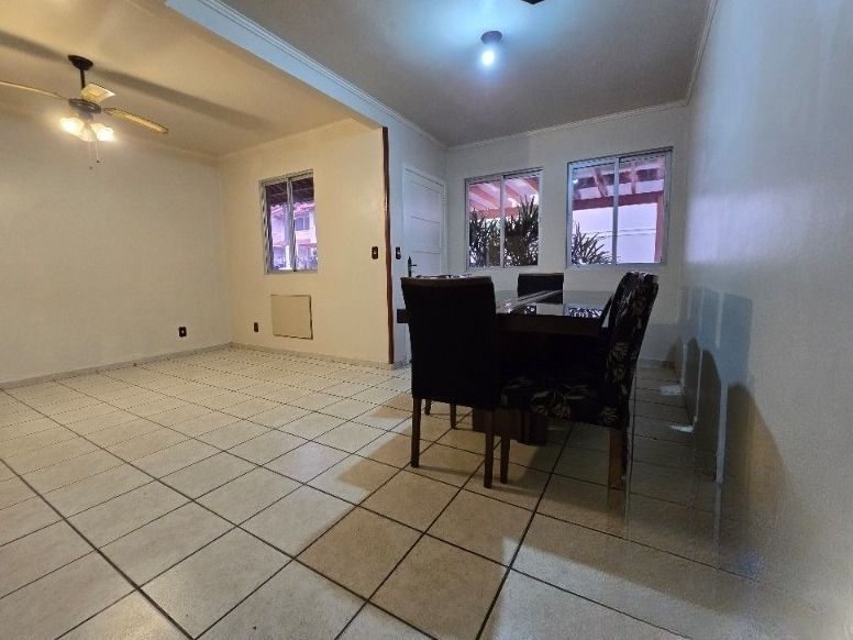 Casa de Condomínio, 3 dormitórios no bairro Parque Santa Fé em Porto Alegre para Comprar