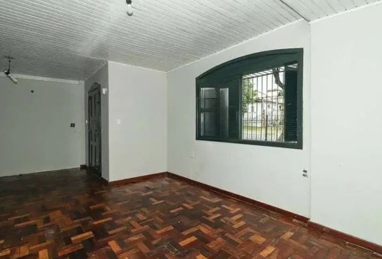 Casa, 3 dormitórios no bairro Jardim Leopoldina em Porto Alegre para Comprar
