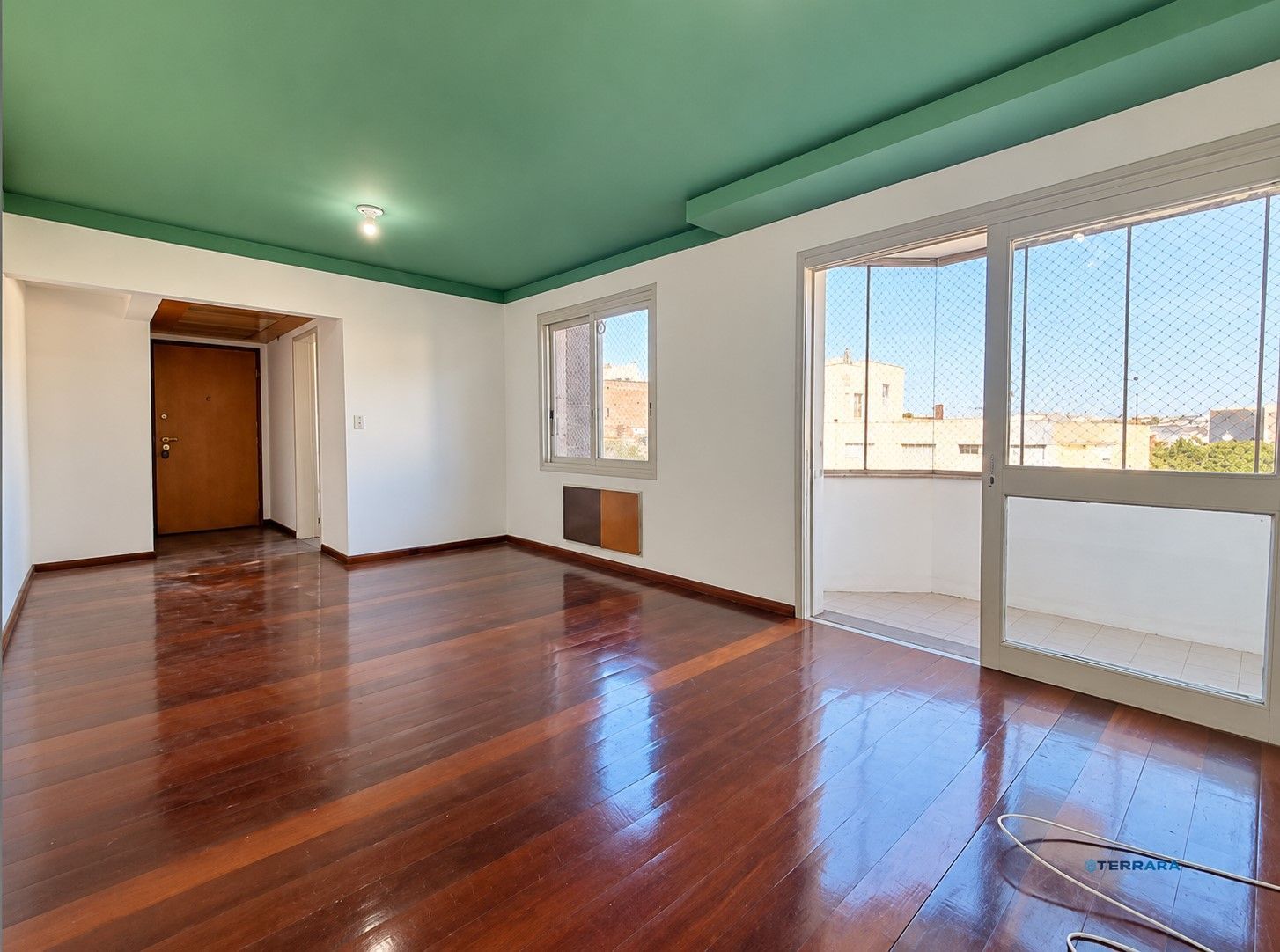Apartamento com 2 quartos e 1 vaga à venda em Centro Histórico.