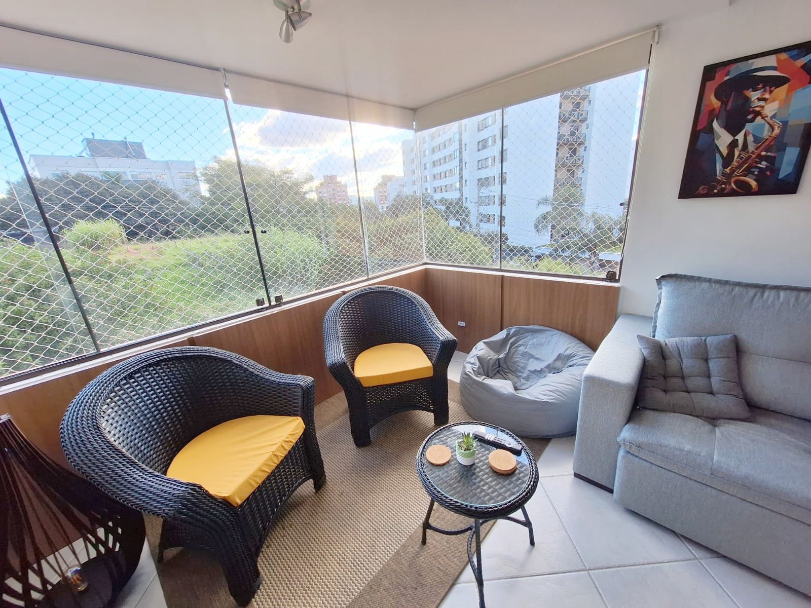 Apartamento de 1 quarto, suíte, elevador e 1 vaga no bairro Vila Jardim.