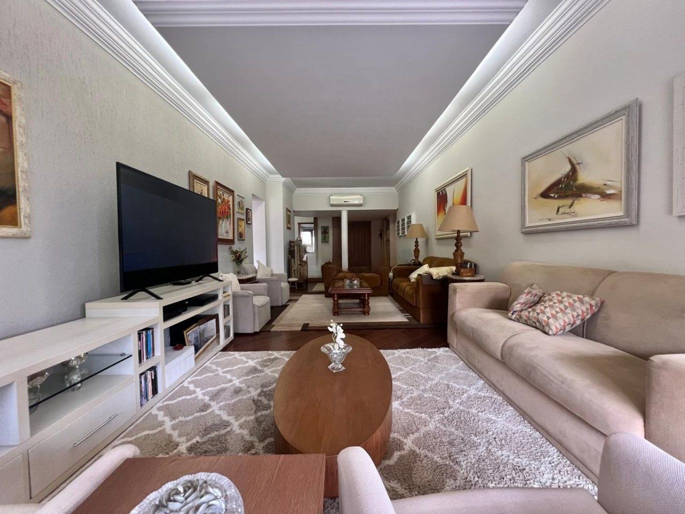 Apartamento com 4 quartos, 223m² e 2 vagas no bairro Jardim do Salso