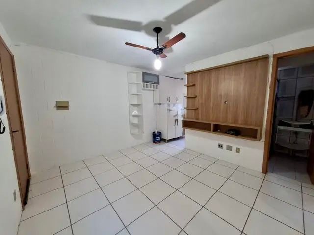 Apartamento, 2 dormitórios no bairro Mário Quintana em Porto Alegre para Comprar