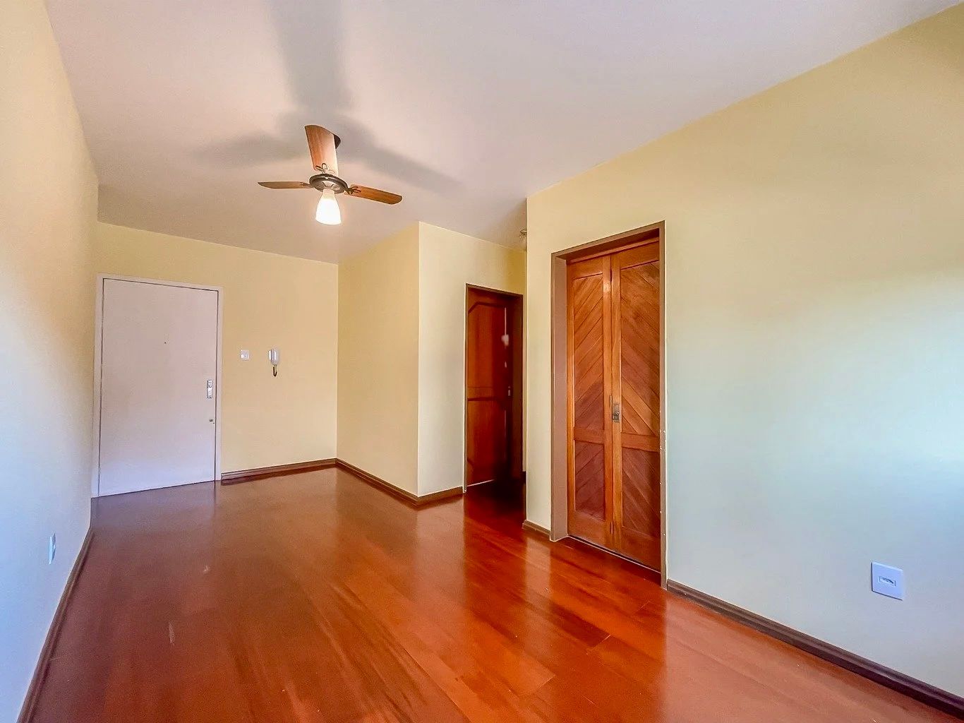 Apartamento no último andar com 1 dormitório 46m2 Bairro Cristal BarraShopping — foto 3