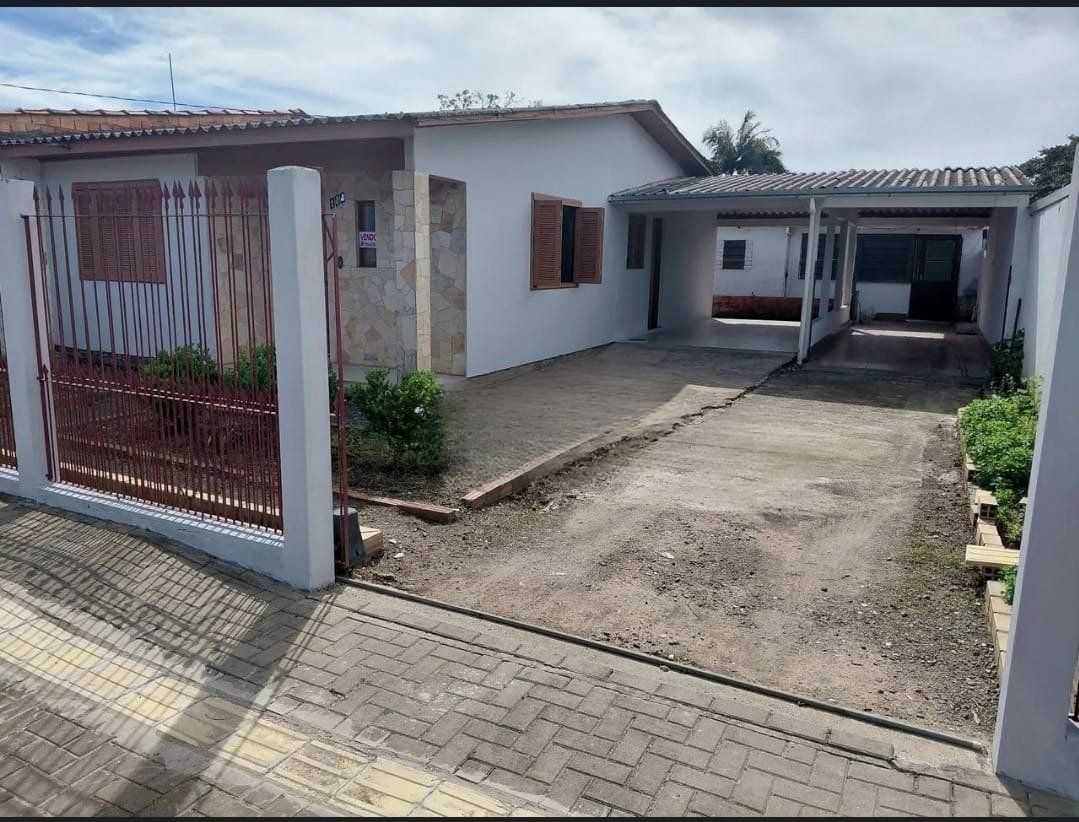 Casa com 3 dormitórios e 2 vagas de garagem em Gravataí.