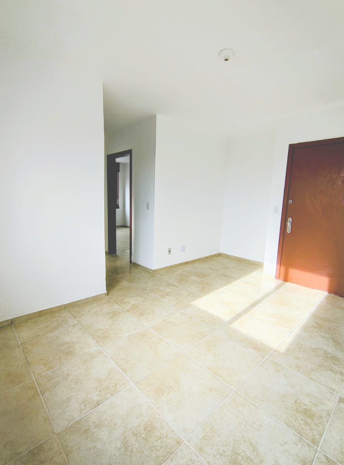 Apartamento com 66 m2 localizado na Rua Abaeté no Bairro Sarandi