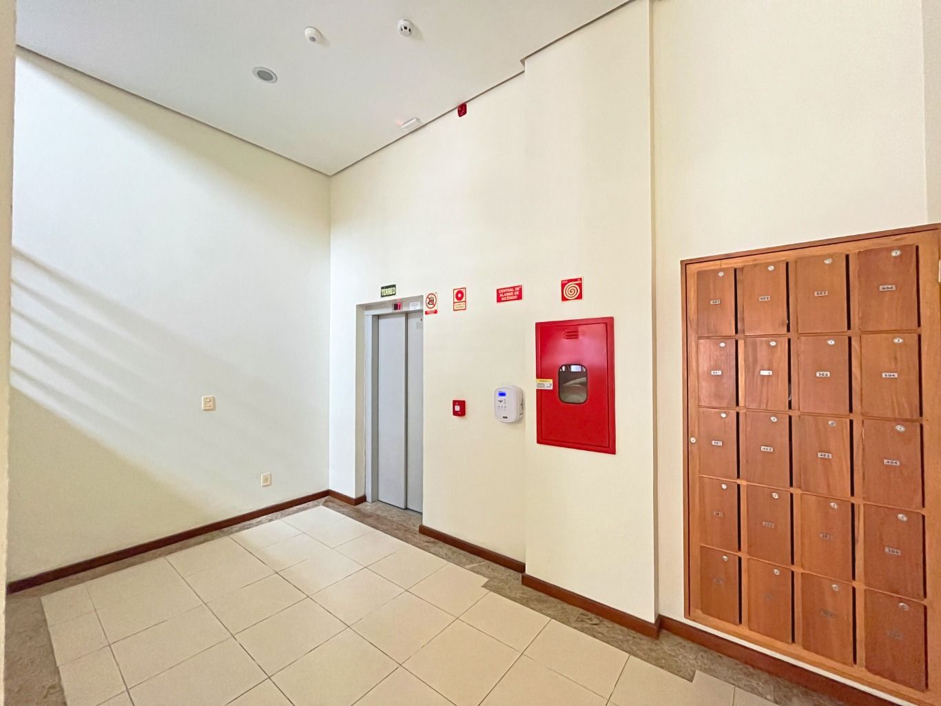 Apartamento à venda com 3 quartos, 85m² - Foto 32