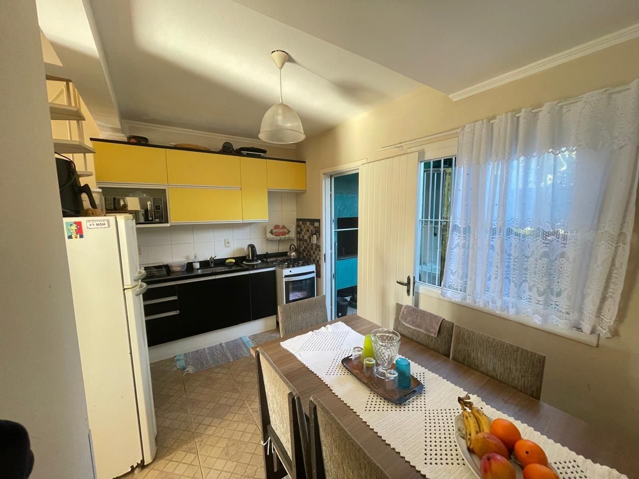 Casa à venda com 3 quartos, 92m² - Foto 1