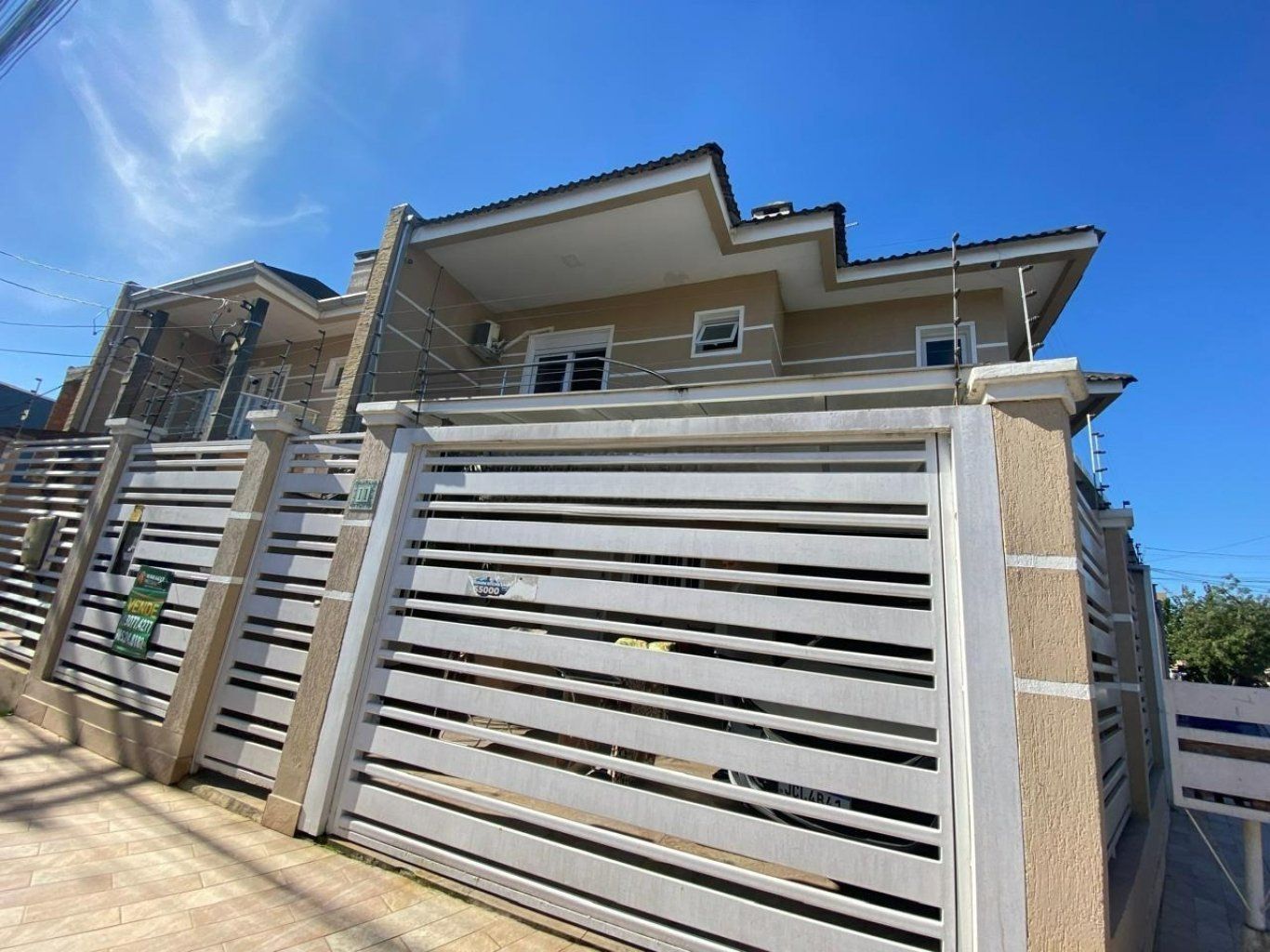 Casa de 3 quartos, 2 vagas de garagem cobertas no bairro Mato grande em Canoas.