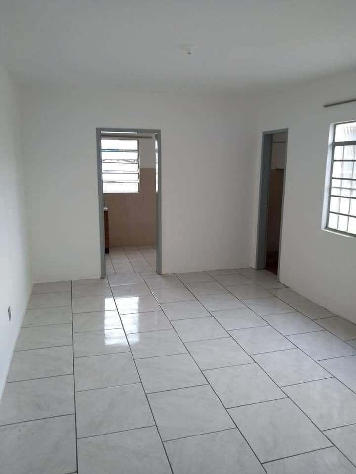 Apartamento com 1 quarto e portaria 24hrs e interfone no bairro Sarandi