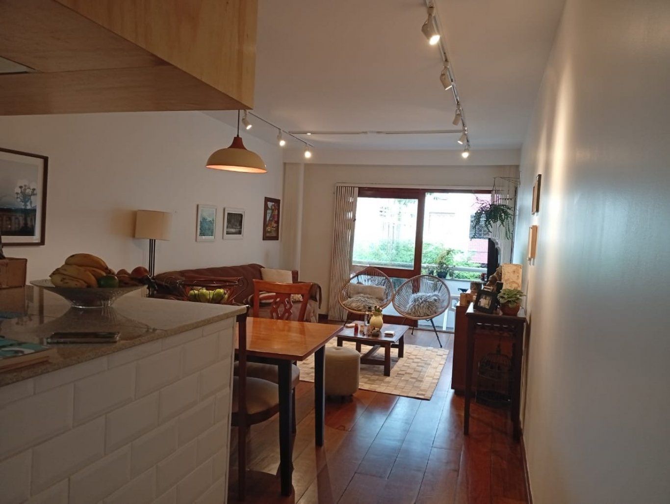 Apartamento com 3 quartos, vaga e sacada no bairro Jardim botânico