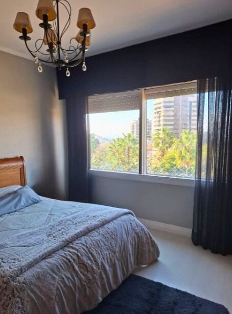 Apartamento com 3 quartos e 283m² à venda em Independência, Porto Alegre.