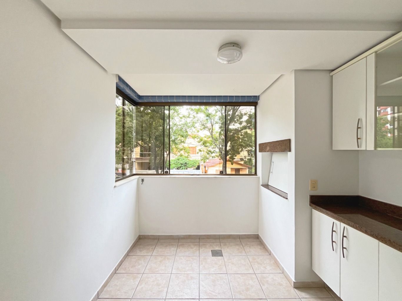 Apartamento à venda com 3 quartos, 85m² - Foto 3