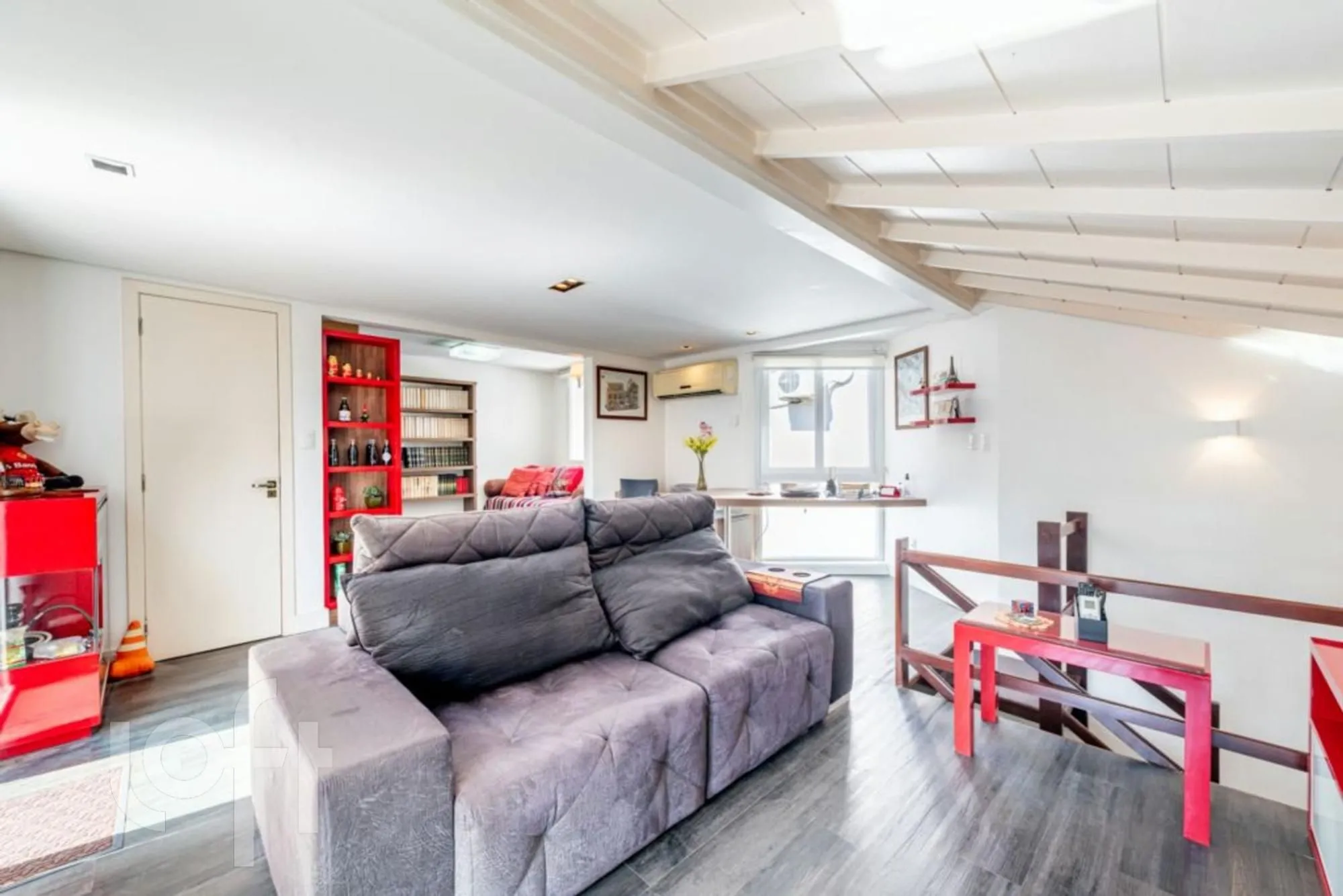 Cobertura com 2 quartos, piscina, 1 vaga de garagem bairro Bom Fim