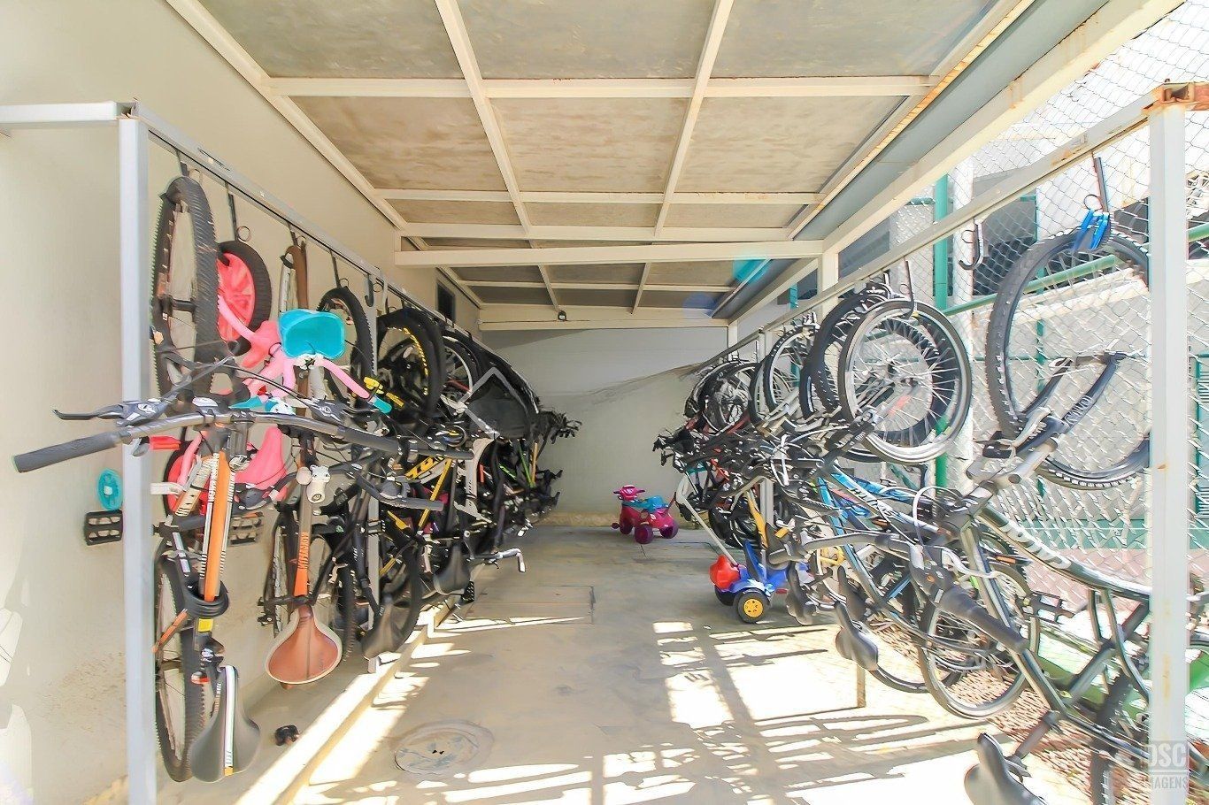 Apartamento à venda com 2 quartos, 64m² - Foto 47