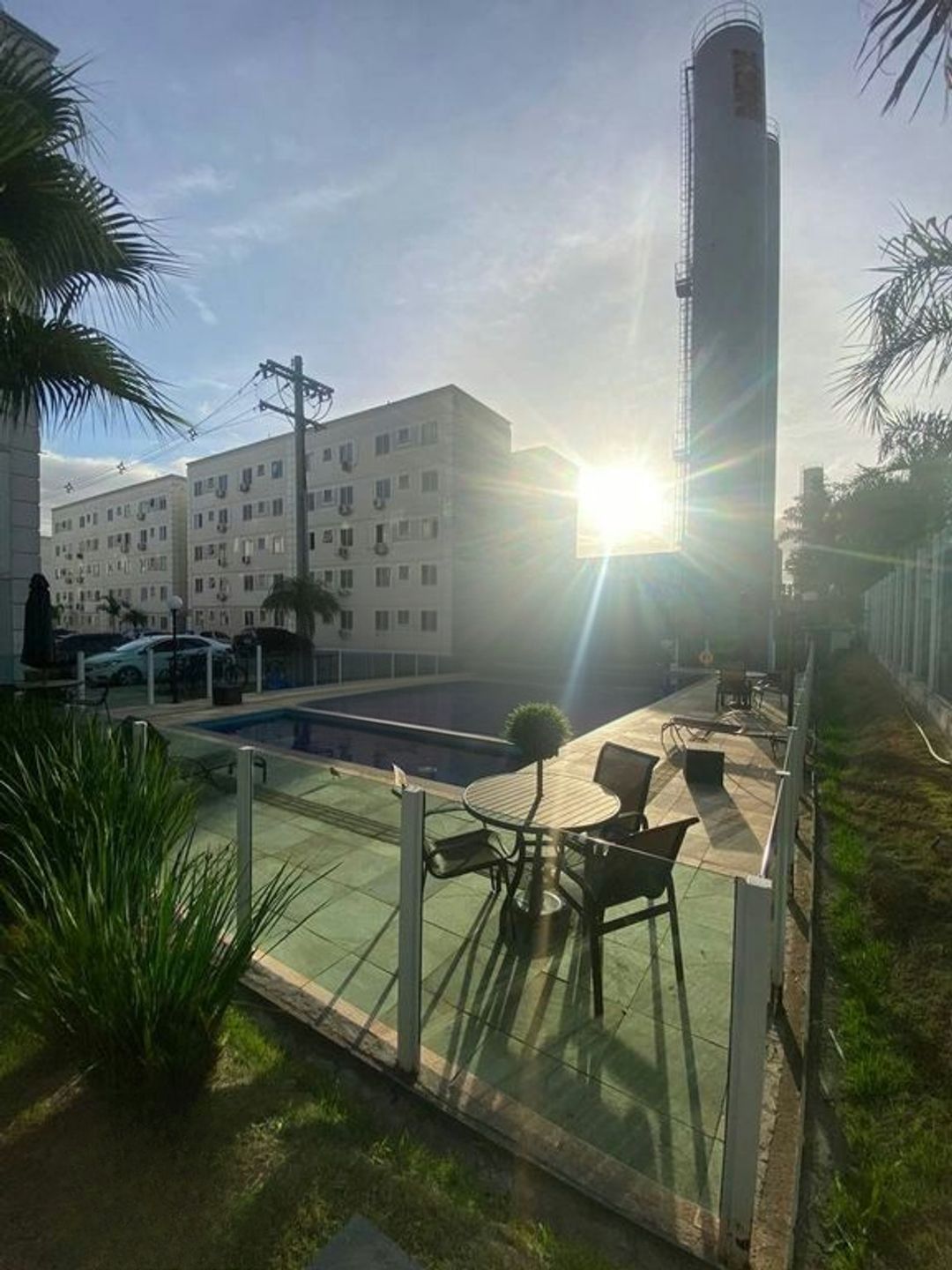 Apartamento de 2 dormitórios, piscina e 1 vaga de garagem em Canoas.