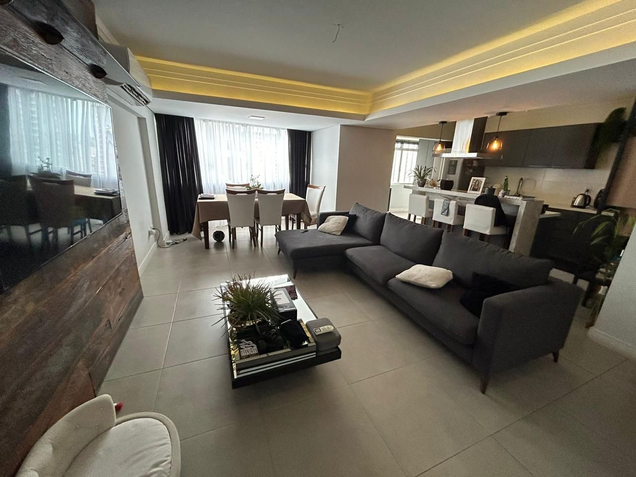 Apartamento Reformado 3 Dorm 1 Suíte, Elevador e 2 Vagas em Novo Hamburgo