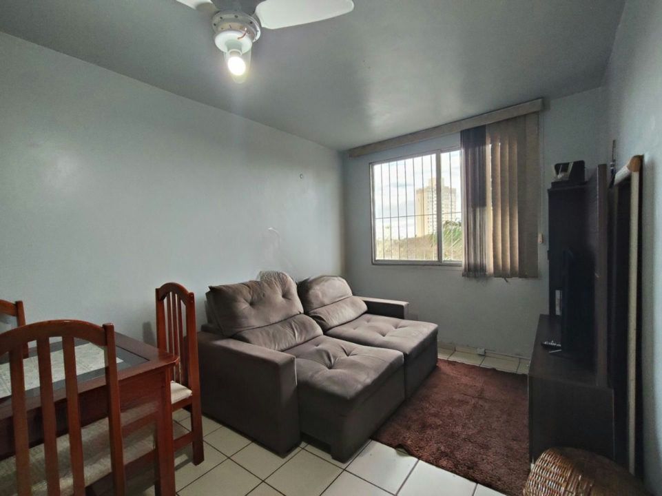 Apartamento com 2 quartos, elevador e portaria 24hrs no bairro Humaitá