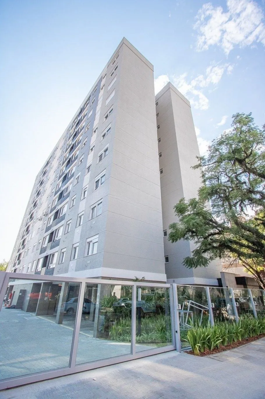 Apartamento de 2 dormitórios, e 1 vaga de garagem no Bairro são Joao/Poa.