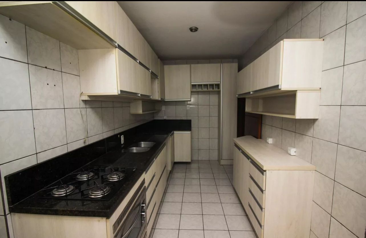 Casa Sobrado semi mobiliada com 3 dormitórios no Bairro Jardim Floresta