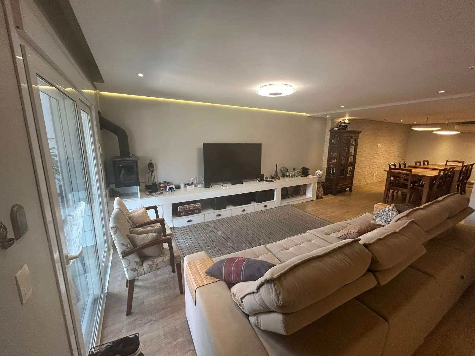 Casa à venda com 200m², 4 quartos, 2 suítes, 3 vagas no bairro Santo Antônio em Porto Alegre