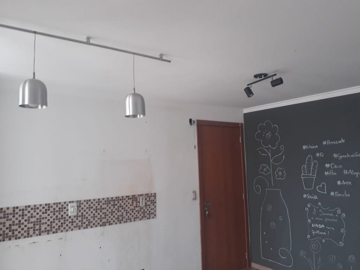 Apartamento de 2 dormitórios e 1 vaga de garagem em Canoas.