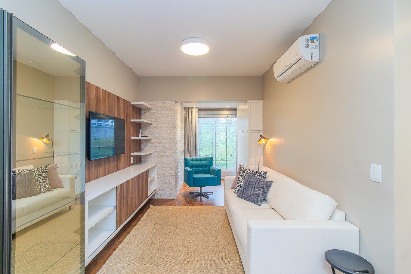 Apartamento à venda com 48m², 1 quarto, 1 vaga no bairro Petrópolis em Porto Alegre