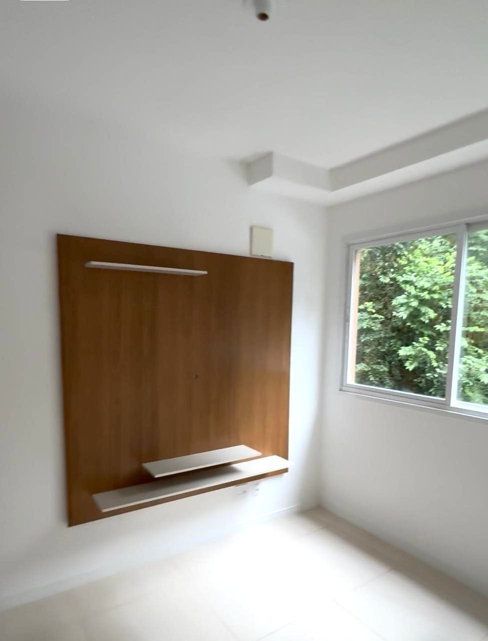 Apartamento com 2 quartos, semi mobiliado, piscina e portaria 24 hr em Gravataí