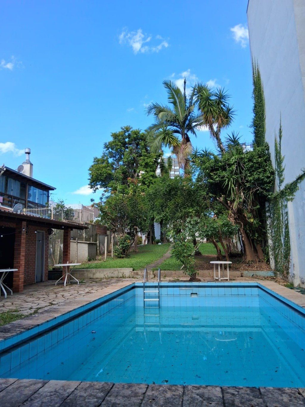 Casa com piscina 4 quartos e 2 vagas no Bairro Jardim Itu