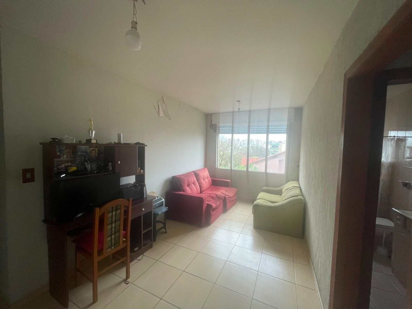 Apartamento com 2 quartos, 1dep. Empregada e sol da manha no bairro Partenon
