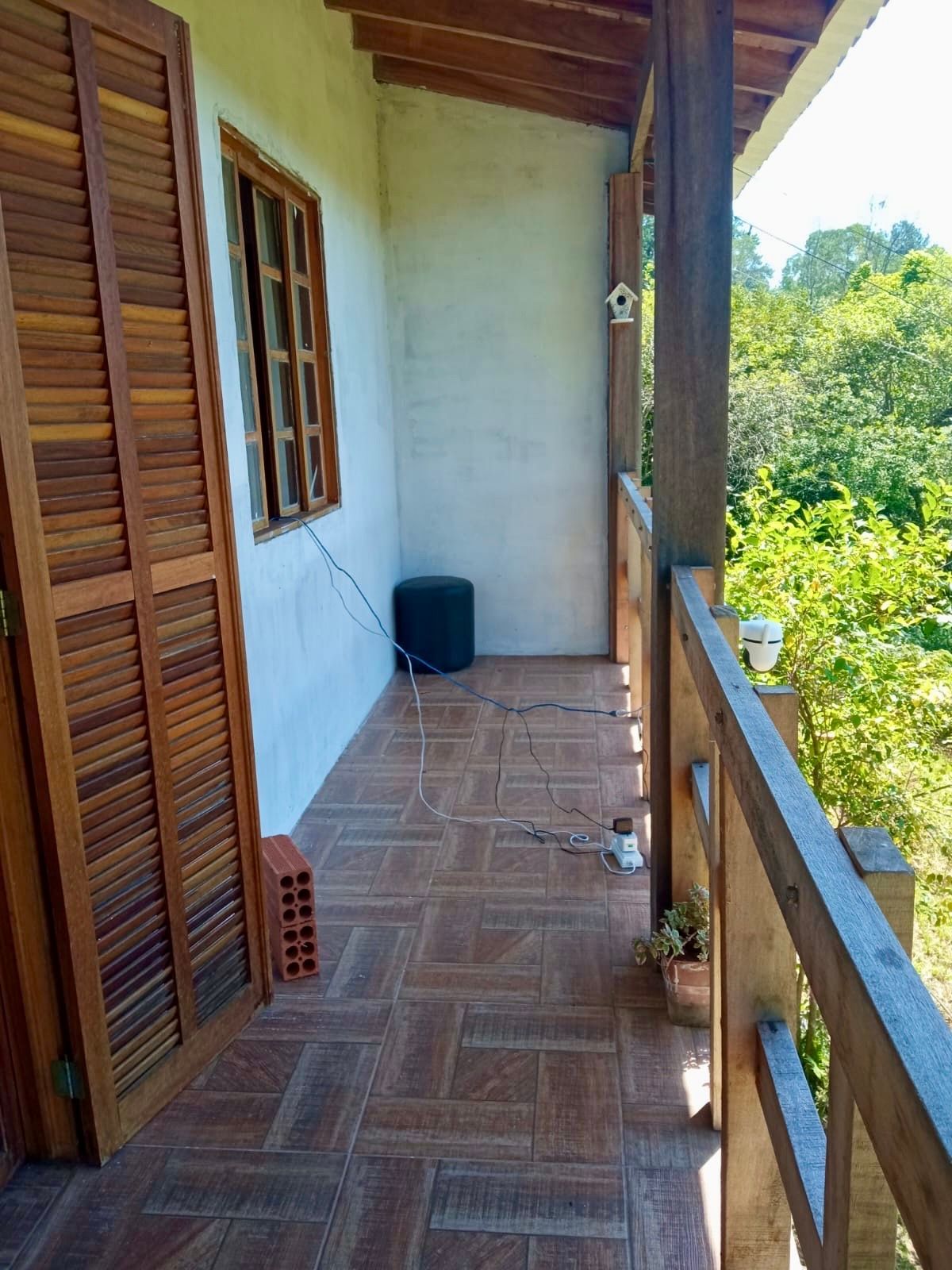 Chácara com Sobrado de 144m2, 2 dormitórios em Mato Fino, Gravataí