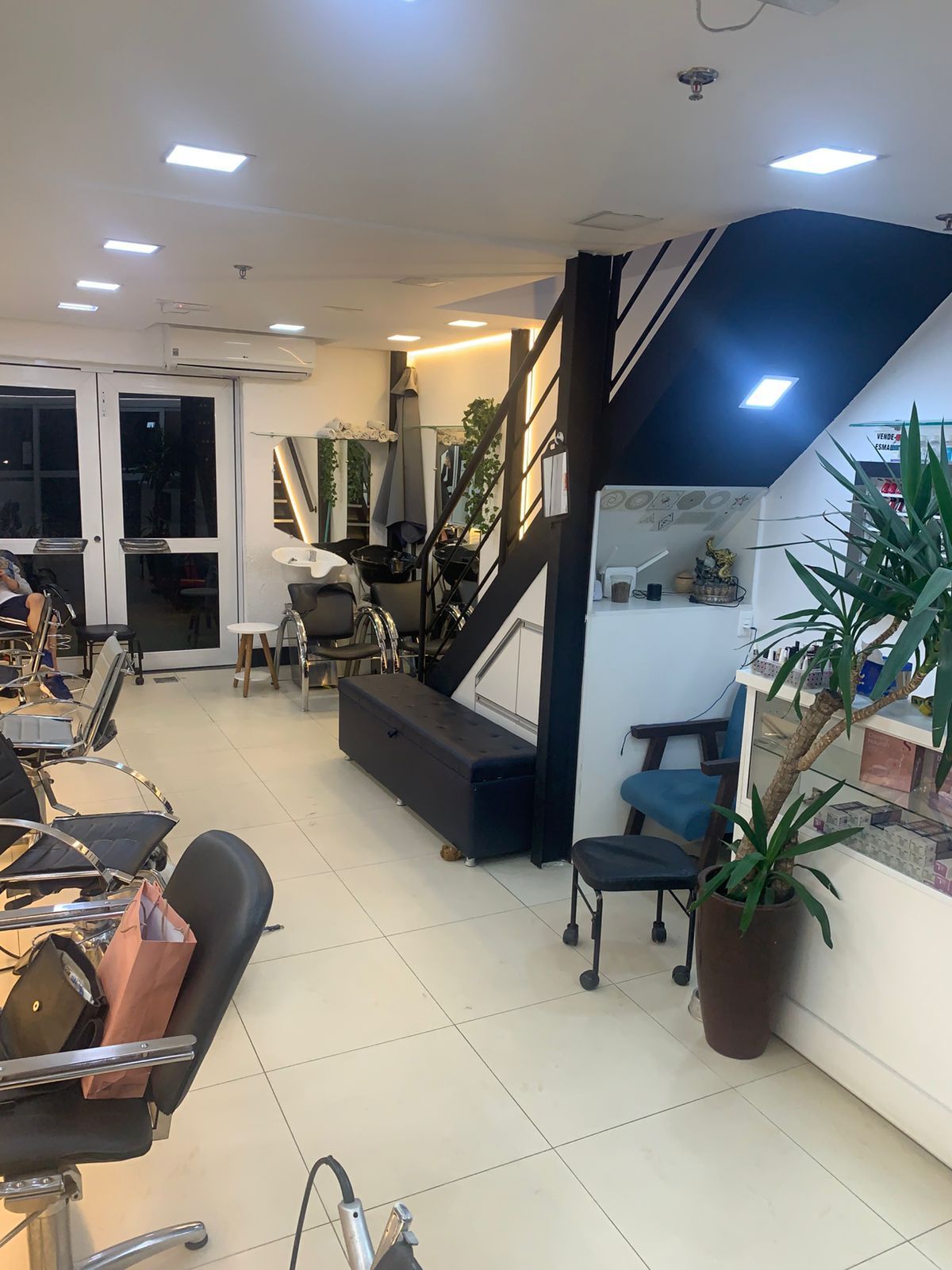 Sala comercial No Shopping Boulevard Assis Brasil.