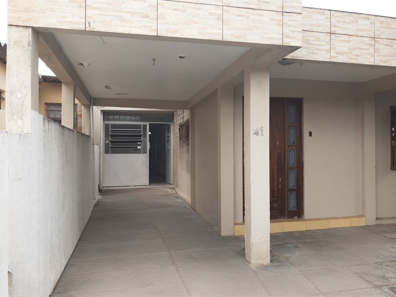 Casa de 2 Quartos e 2  vagas de garagem no Parque Granja em Cachoeirinha.