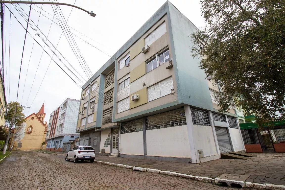 Apartamento com 3 dormitórios e 109m² à venda em Navegantes