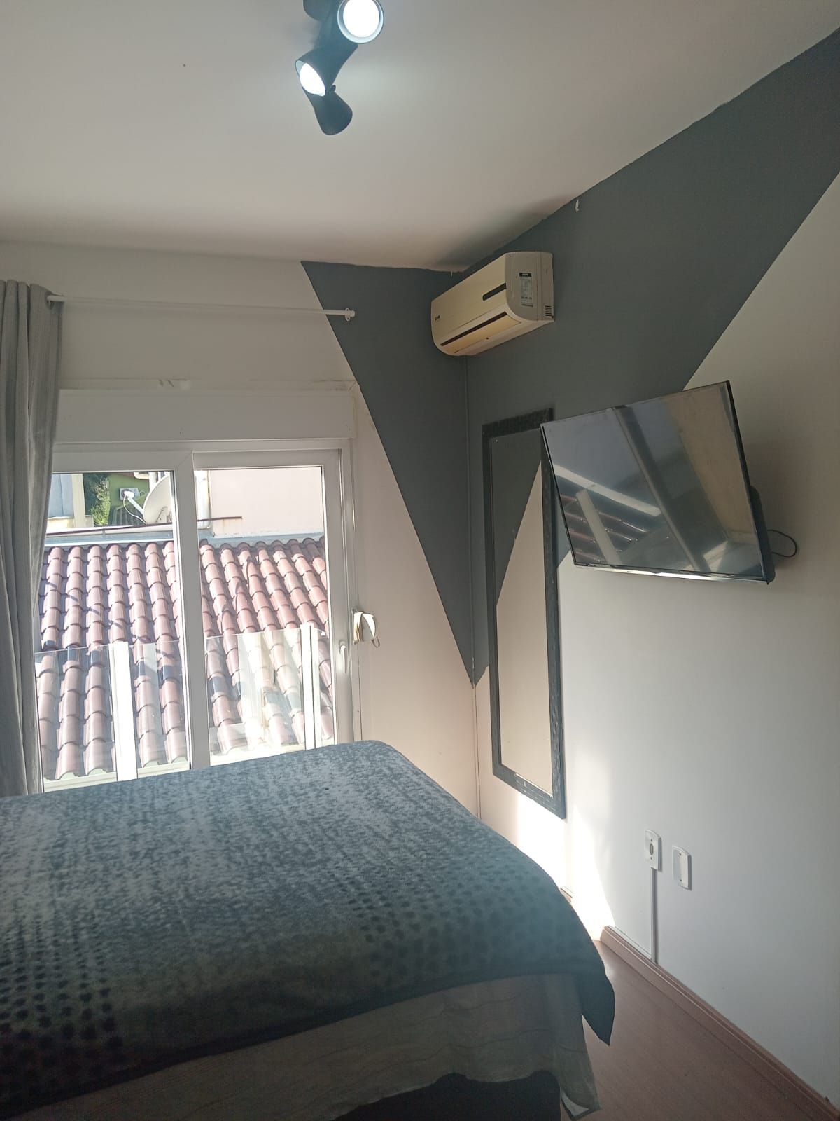 Casa em Condomínio com 2 Suítes e Sótão no Bairro Vila Nova — foto 3