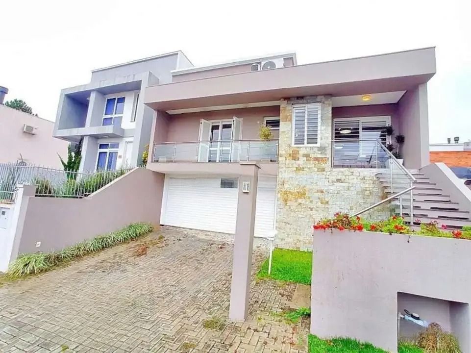 Casa 3 dormitórios no bairro Mário Quintana